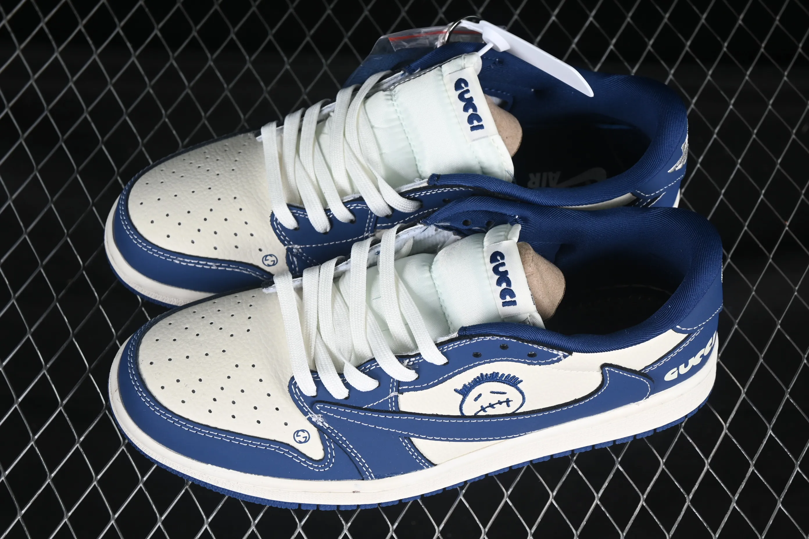 All categories Nk SB Dunk Series Nk SB Dunk Low High-end customized low-top sneakers Travis Scott x Fragment Design x Air Jordan 1 Low OG SP Joe 1 Gucci joint frosted blue grimace low-top cultural casual sneakers XS2024-016